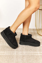 Load image into Gallery viewer, Legend Women's Fleece Lined Chunky Platform Mini Boots