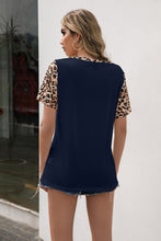 Load image into Gallery viewer, Leopard Spliced V-Neck Tee