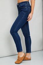 Load image into Gallery viewer, Kancan High-Rise Ankle Jeans with Pockets