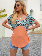 Load image into Gallery viewer, Leopard Waffle-Knit Short Sleeve Top