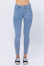 Load image into Gallery viewer, Judy Blue Full Size Mid-Rise Pull-On Skinny Jeans