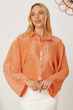 Load image into Gallery viewer, Textured Button Up Long Sleeve Shirt

