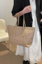 Load image into Gallery viewer, Chevron Straw Tote Bag
