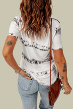 Load image into Gallery viewer, Printed V-Neck Short Sleeve Top
