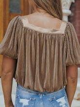 Load image into Gallery viewer, Square Neck Puff Sleeve Top

