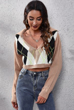 Load image into Gallery viewer, Geometric Long Sleeve Cropped Sweater
