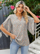 Load image into Gallery viewer, Printed Notched Half Sleeve Blouse
