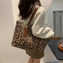 Load image into Gallery viewer, PU Leather Leopard Tote Bag
