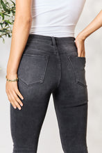 Load image into Gallery viewer, BAYEAS Cropped Skinny Jeans
