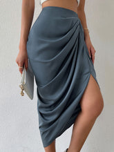 Load image into Gallery viewer, Ruched Slit High Wiast Skirt
