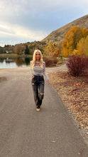 Load image into Gallery viewer, Distressed Straight Leg Jeans
