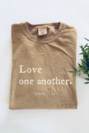 HRT&LOVE Love one another T-shirt /Mineral Taupe