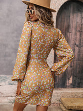 Load image into Gallery viewer, Floral Balloon Sleeve Plunge Dress
