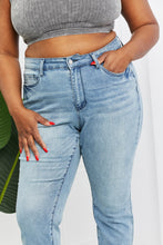 Load image into Gallery viewer, Judy Blue Lily Full Size Relaxed Fit Jeans
