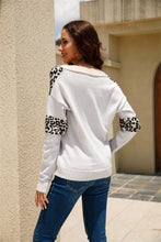 Load image into Gallery viewer, Leopard Color Block V-Neck Knit Pullover
