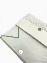 Load image into Gallery viewer, Red Lips Beaded Clutch Bag
