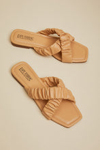 Load image into Gallery viewer, Cape Robbin Déjà Vu Ruched Slides
