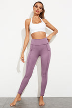 Load image into Gallery viewer, Exposed Seam Ruched Yoga Leggings
