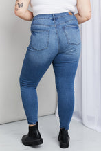 Load image into Gallery viewer, Judy Blue Full Size Cooling Denim Skinny Jeans
