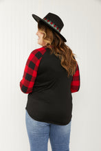 Load image into Gallery viewer, Acting Pro Cabin Weekend Full Size Plaid Contrast Sleeve Top
