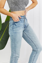 Load image into Gallery viewer, Judy Blue Lily Full Size Relaxed Fit Jeans
