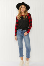 Load image into Gallery viewer, Acting Pro Cabin Weekend Full Size Plaid Contrast Sleeve Top
