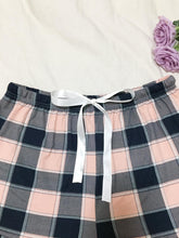 Load image into Gallery viewer, Plus Size Plaid Drawstring Elastic Waist Cuffed Shorts
