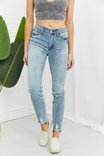 Load image into Gallery viewer, Judy Blue Lily Full Size Relaxed Fit Jeans
