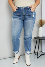 Load image into Gallery viewer, DIBS 1053 RISEN Full Size Distressed Cropped Jeans with Pockets
