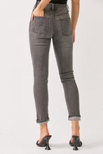 Load image into Gallery viewer, RISEN Guess What? Mid-Rise Distressed Jeans with Pockets
