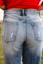 Load image into Gallery viewer, Distressed Frayed Hem Jeans
