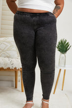 Load image into Gallery viewer, Vocal Rendezvous Full Size Pull-On Skinny Jeans
