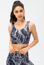Load image into Gallery viewer, Metallic Snakeskin Print Cropped Yoga Tank
