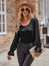 Load image into Gallery viewer, Simple &amp; Chic Blouse
