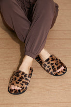 Load image into Gallery viewer, Qupid Movie Nights Leopard Faux Fur Slide Slippers
