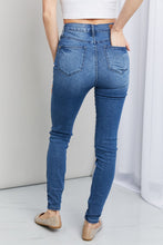 Load image into Gallery viewer, Judy Blue Full Size Cooling Denim Skinny Jeans
