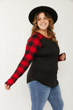 Load image into Gallery viewer, Acting Pro Cabin Weekend Full Size Plaid Contrast Sleeve Top
