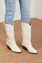 Load image into Gallery viewer, Mountain Fever Cowboy Boots in Half sizes

