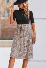 Load image into Gallery viewer, Printed Short Sleeve Belted Dress
