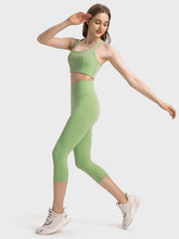 Load image into Gallery viewer, Scoop Neck Sports Bra
