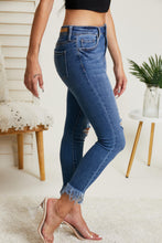 Load image into Gallery viewer, Cello Nicole Full Size Frayed Hem Cropped Jeans
