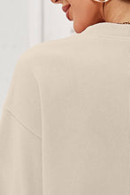 Load image into Gallery viewer, MAMA Leopard Graphic Sweatshirt
