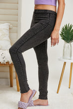 Load image into Gallery viewer, Vocal Rendezvous Full Size Pull-On Skinny Jeans
