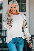 Load image into Gallery viewer, Contrast Leopard Panel Balloon Sleeve Tee
