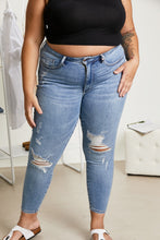 Load image into Gallery viewer, Judy Blue Tamara Tummy Control Full Size Skinny Jeans
