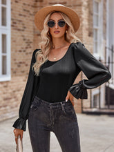 Load image into Gallery viewer, Simple &amp; Chic Blouse
