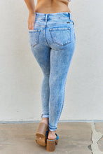 Load image into Gallery viewer, 1301 KANCAN Flattering Fit Light Wash High Waist Jeans

