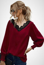 Load image into Gallery viewer, Contrast lace Balloon Sleeve Top

