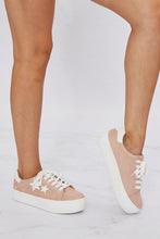 Load image into Gallery viewer, Fortune Dynamic Rising Star Chunky Sole Sneakers
