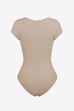 Load image into Gallery viewer, Scoop Neck Short Sleeve Bodysuit
